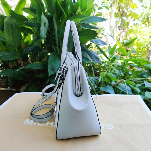 Michael Kors Charlotte Large Satchel - Picture 3 of 6